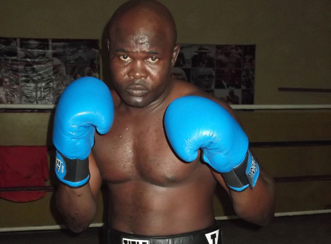 Bukom Banku fights Albert Ferenc