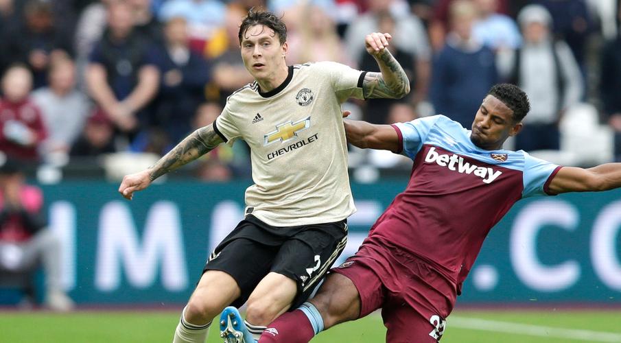 LINDELOF  VICTOR BRUSH ASIDE SCORCHER FROM MOURINHO.
