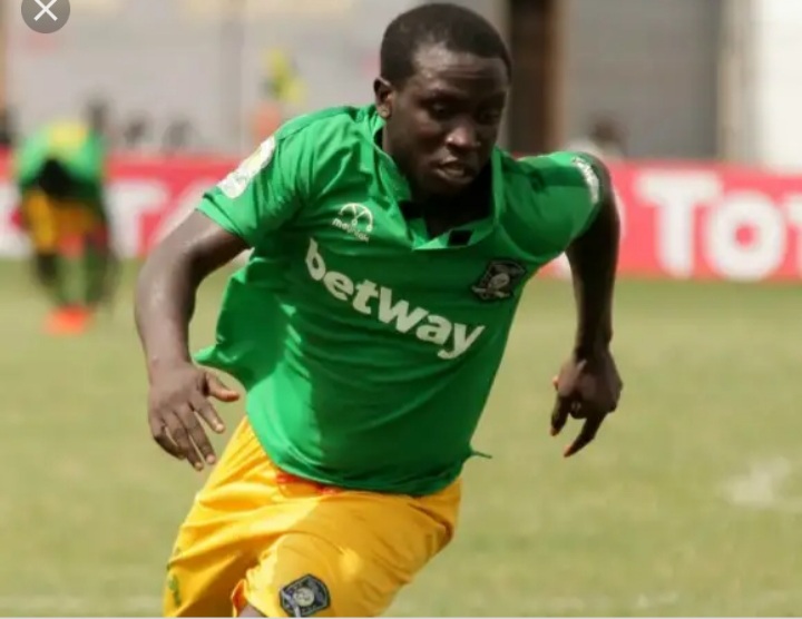 Elvis Opoku reveals he is yet to hold contract renewal talks with Aduana Stars