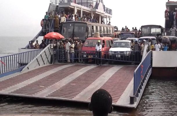Pontoon breaks down on Volta Lake