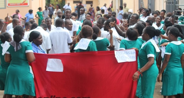 Angry health workers wage a Demonstration war against the Government
